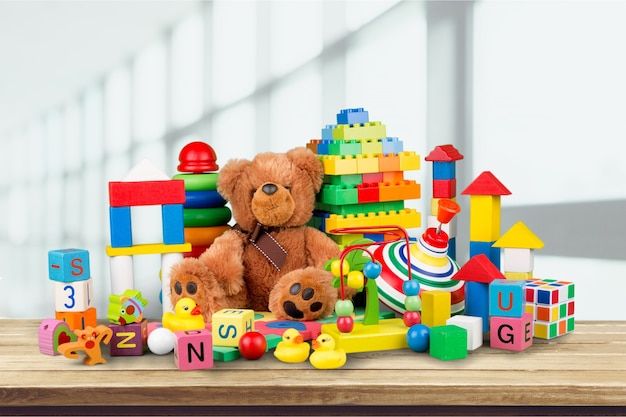 Trung Quốc có nhiều xưởng sản xuất đồ chơi lớn với đa dạng mẫu mã và giá rẻ tận xưởng.