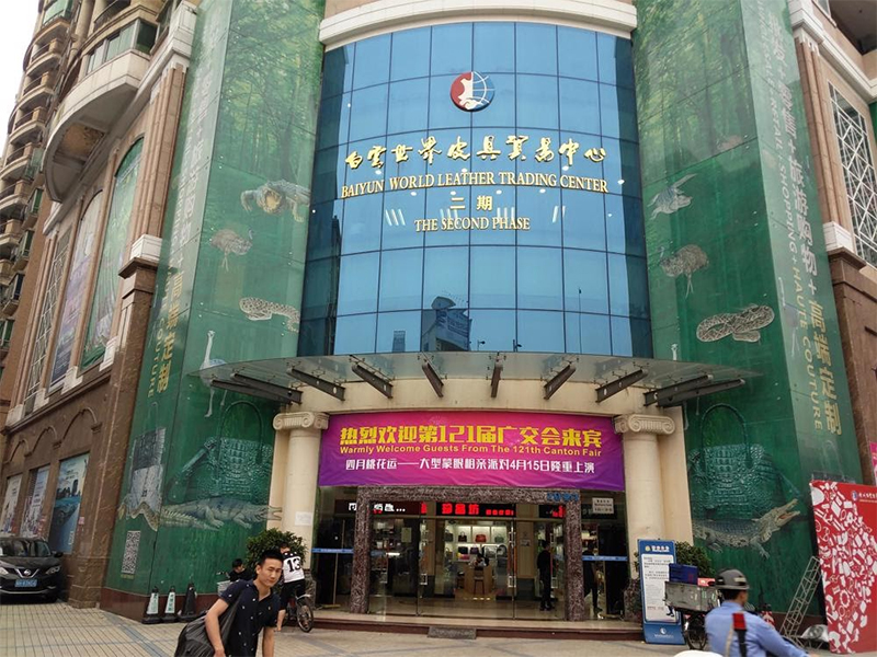 Tìm nguồn hàng quần áo bán online tại các chợ Trung Quốc