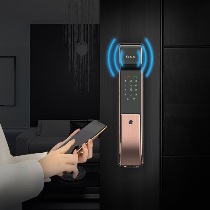 hủ tục nhập khẩu khóa cửa thông minh (smart lock) về Việt Nam không quá phức tạp vì đây không phải mặt hàng cấm hay thuộc diện quản lý chuyên ngành đặc biệt (trừ một số trường hợp tích hợp thu phát sóng vô tuyến).