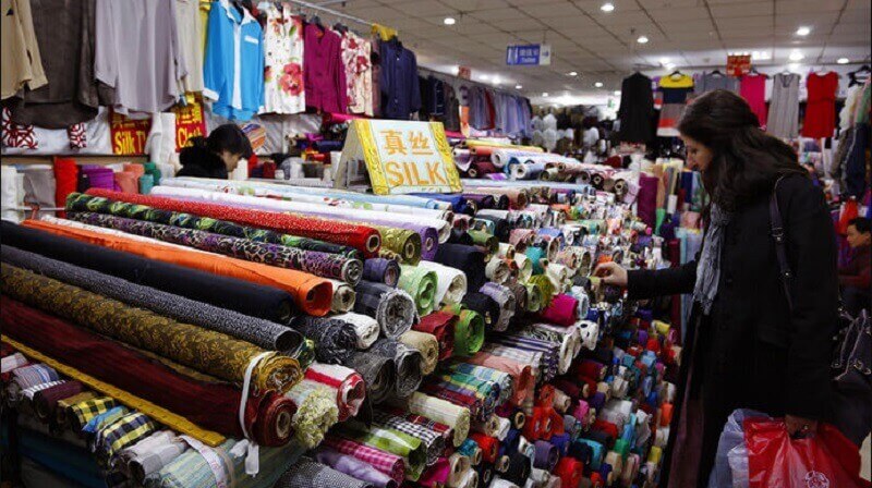 Nên nhập nguồn hàng kinh doanh vải may mặc ở đâu?