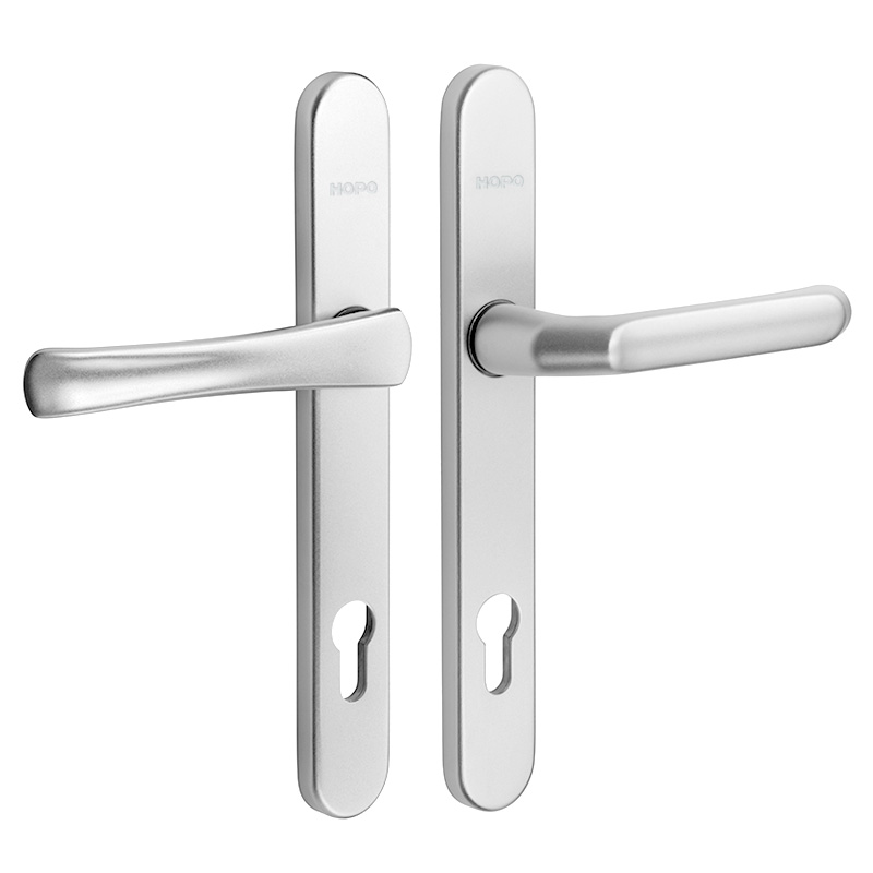 Ngoài các mặt hàng liệt kê ở trên có thuể nhập khẩu, tay nắm cửa và phụ kiện khi nhập khẩu cũng nằm trong danh sách